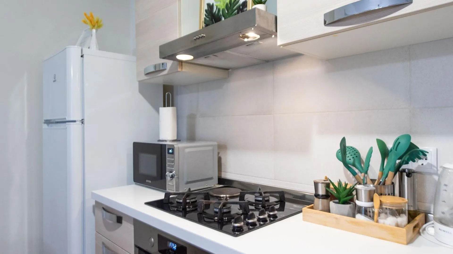 Gg Home - New, Cozy 2 Bedroom Apartment On 16Th Floor Τυφλίδα Γεωργία